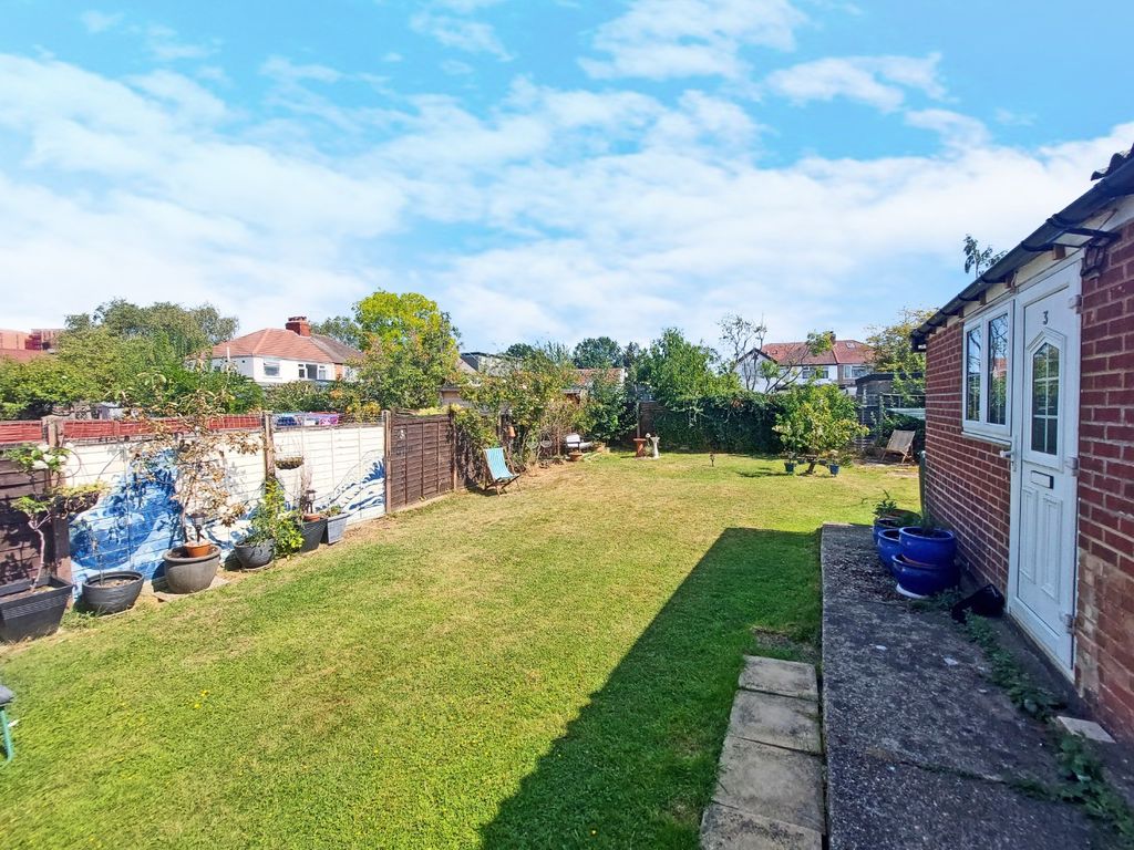 Property photo 2 of 16 4371262