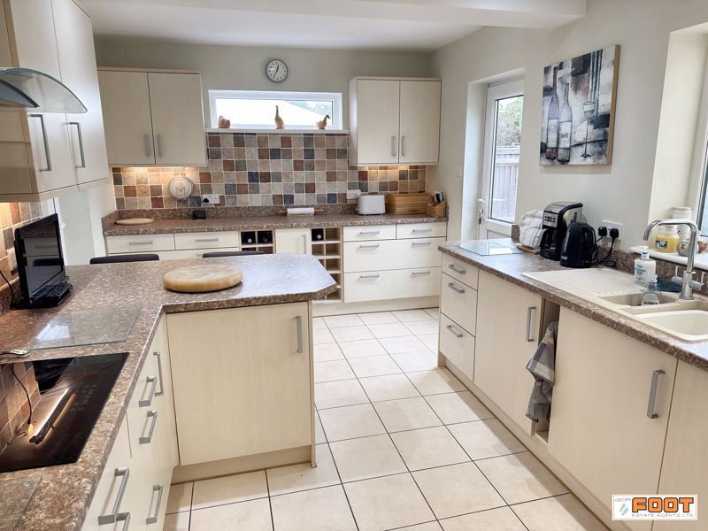 Property photo 3 of 24 Photo 16