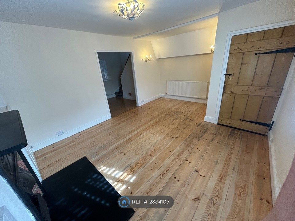 Property photo 3 of 17 Living Room