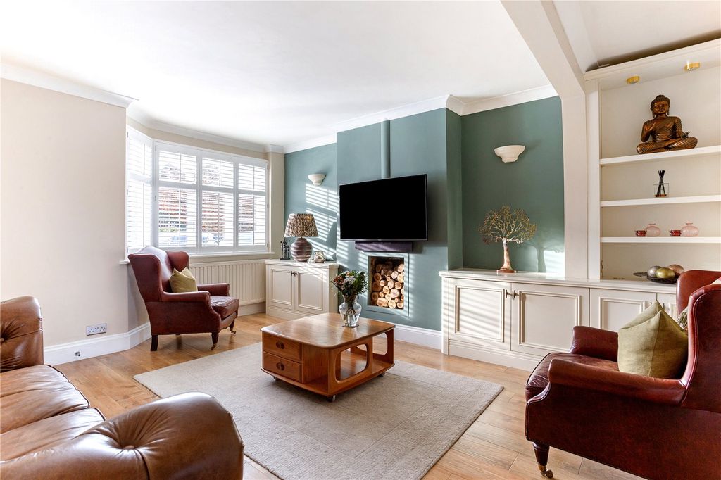 Property photo 2 of 16 Living Room