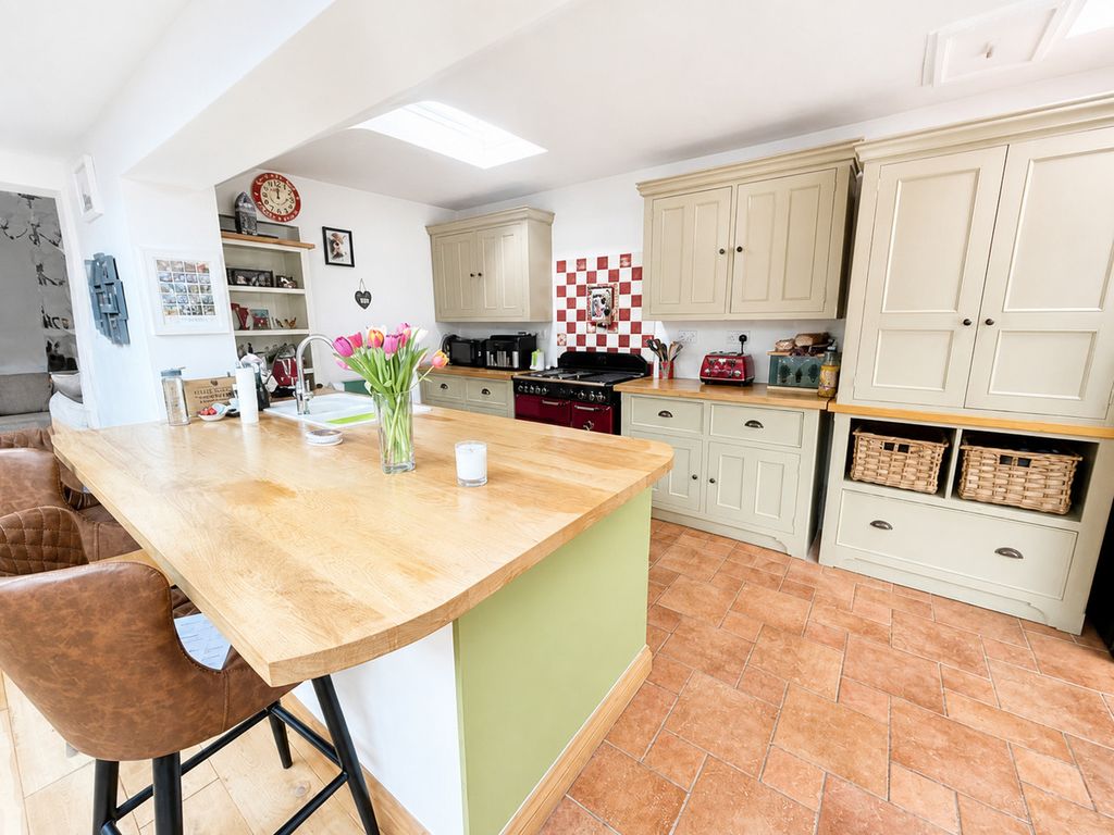 Property photo 1 of 22