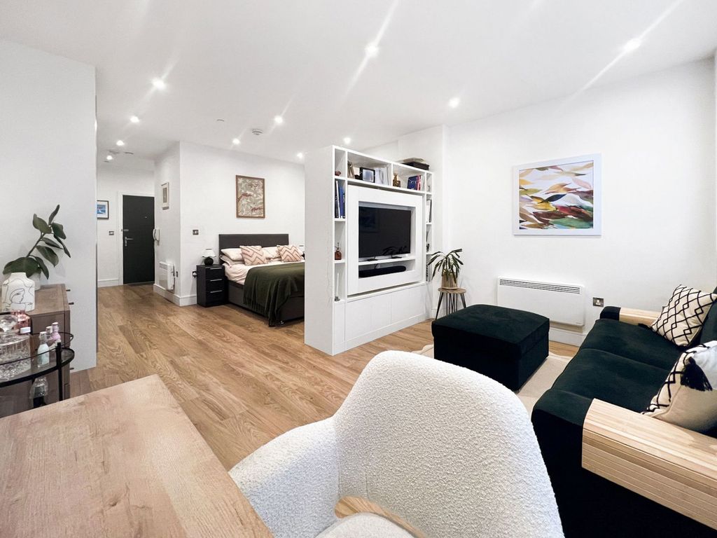 Property photo 1 of 9