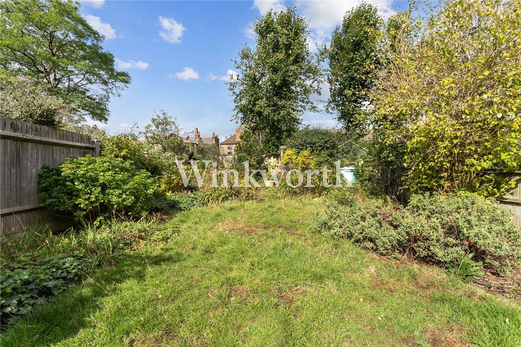 Property photo 3 of 16 Picture No. 14