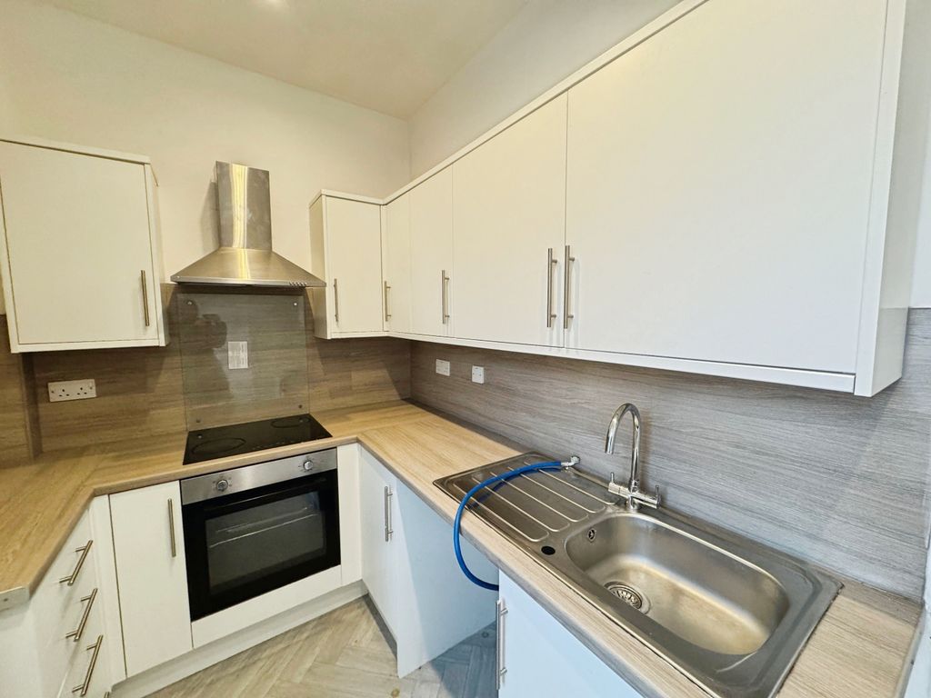 Property photo 3 of 8 Gallery