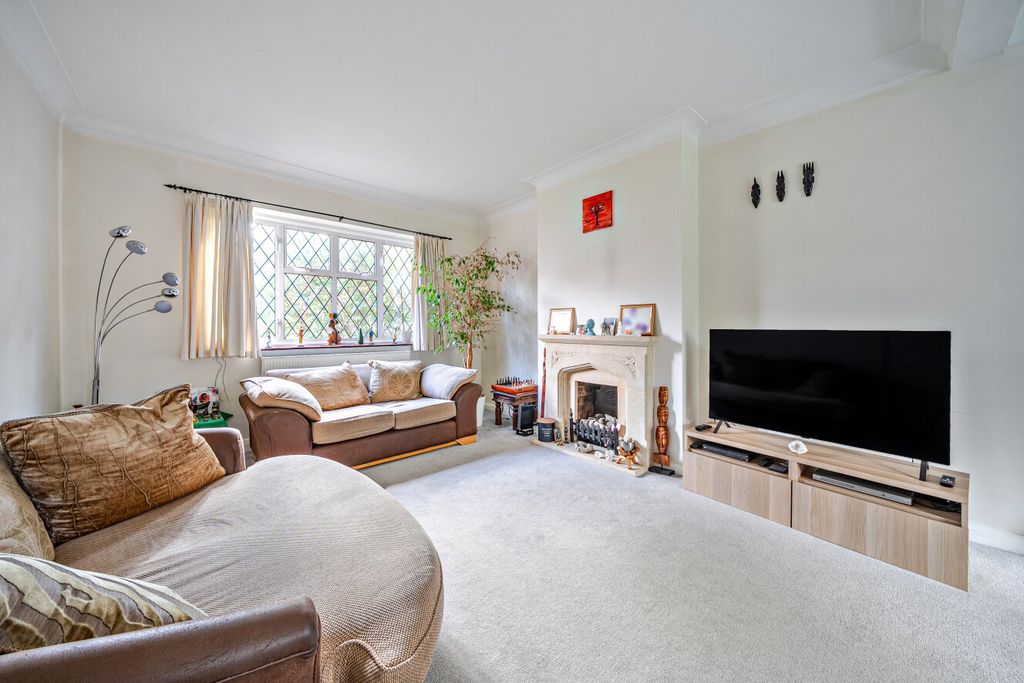 Property photo 3 of 14 1437954-12-69Dcbc...