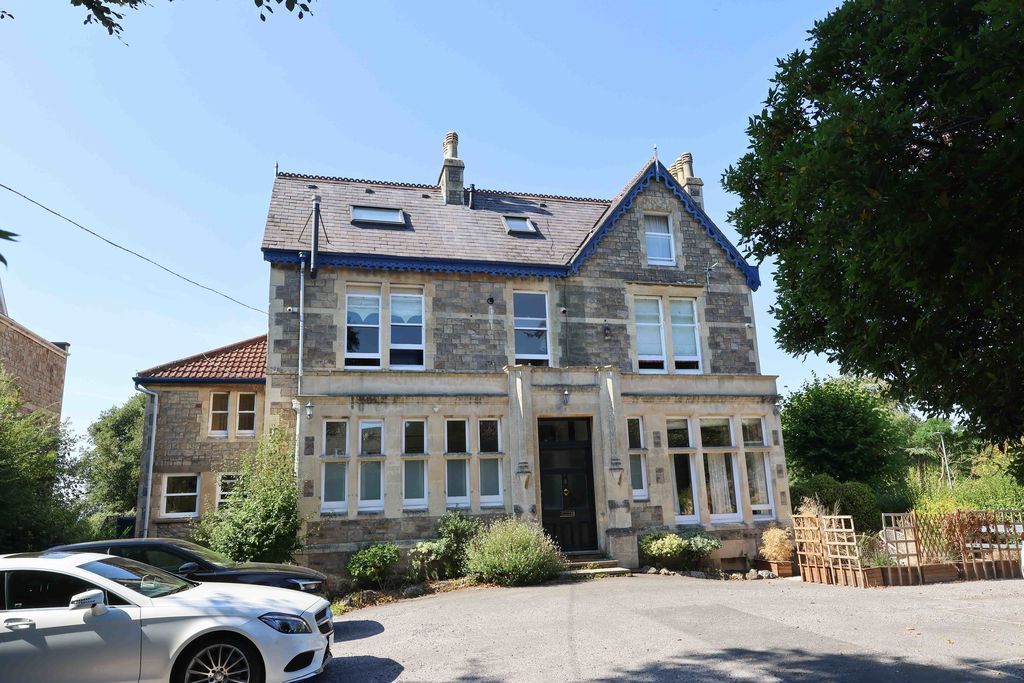Property photo 1 of 6 Front