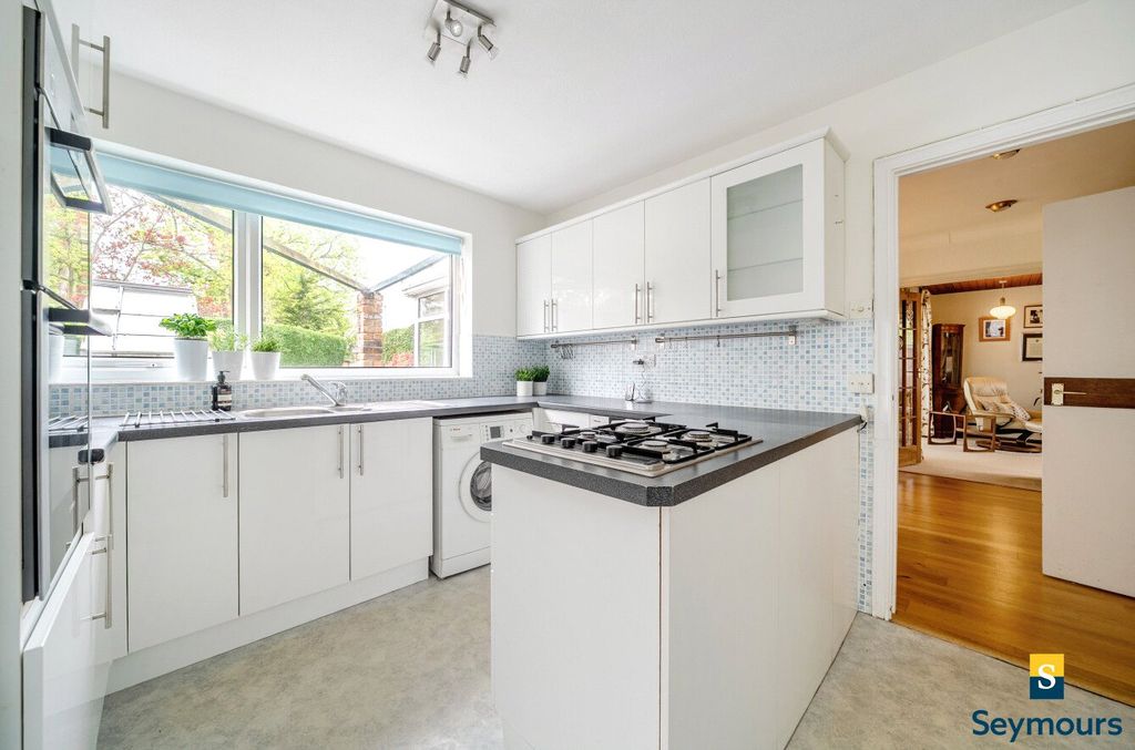 Property photo 3 of 24 Kitchen