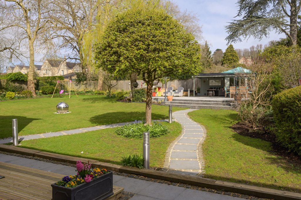 Property photo 3 of 40 Rear Garden