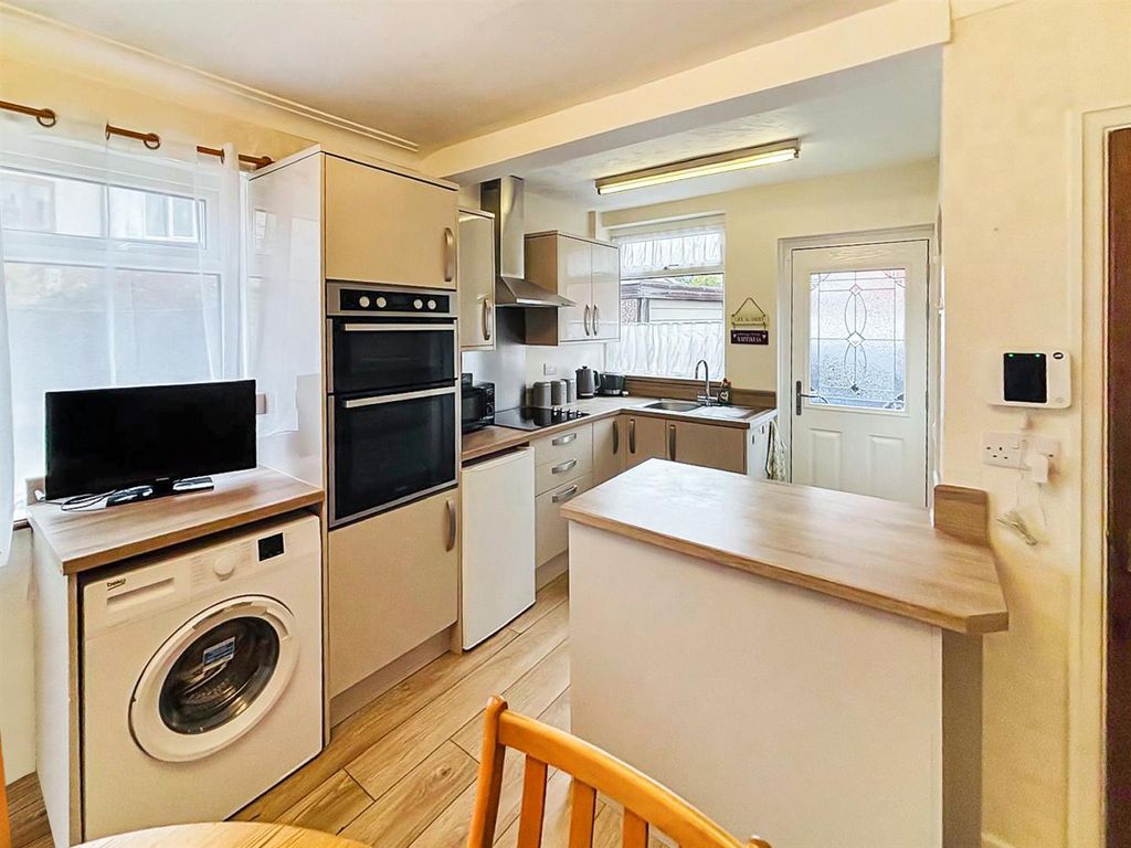 Property photo 3 of 16 Fitted Dining Kitchen: