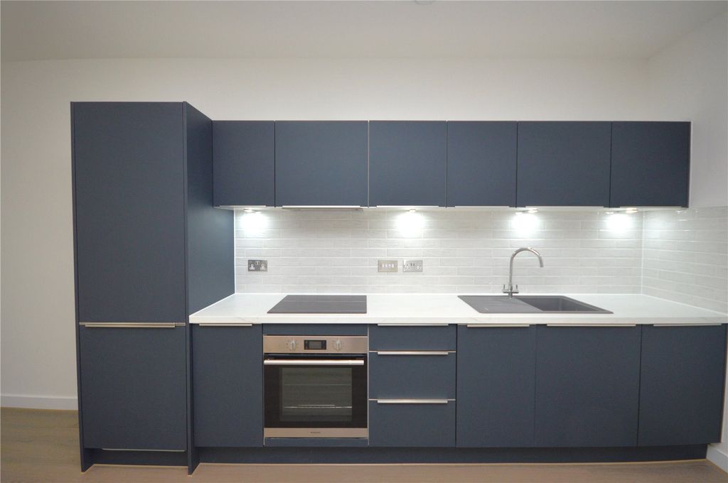 Property photo 3 of 8 Picture No. 13