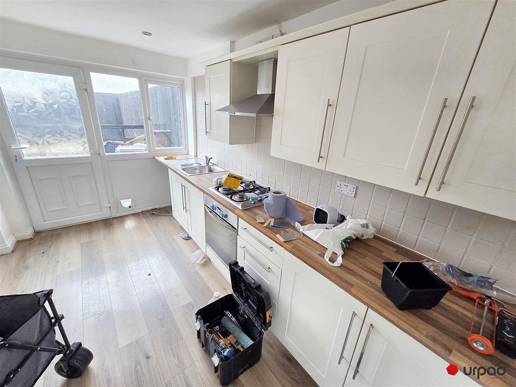 Property photo 3 of 13 45012.Jpg