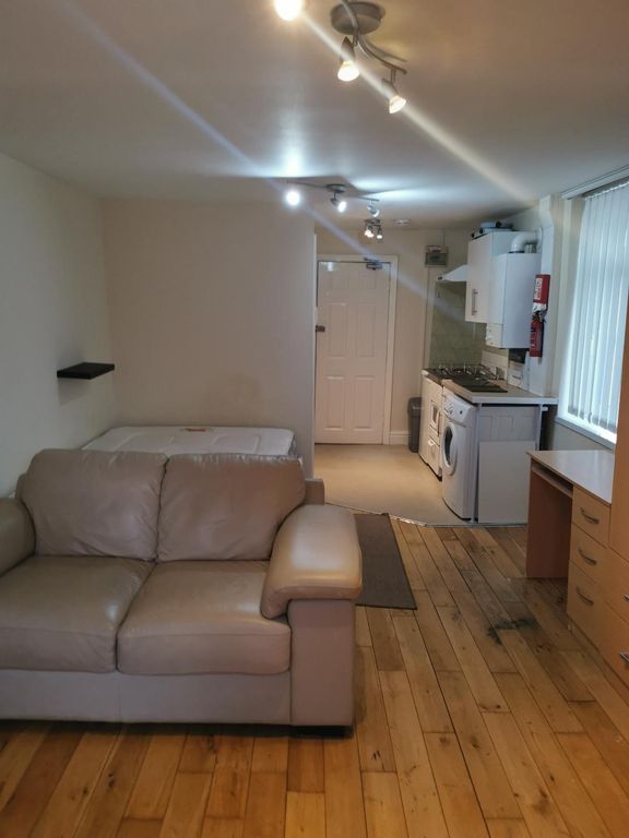 Property photo 1 of 6