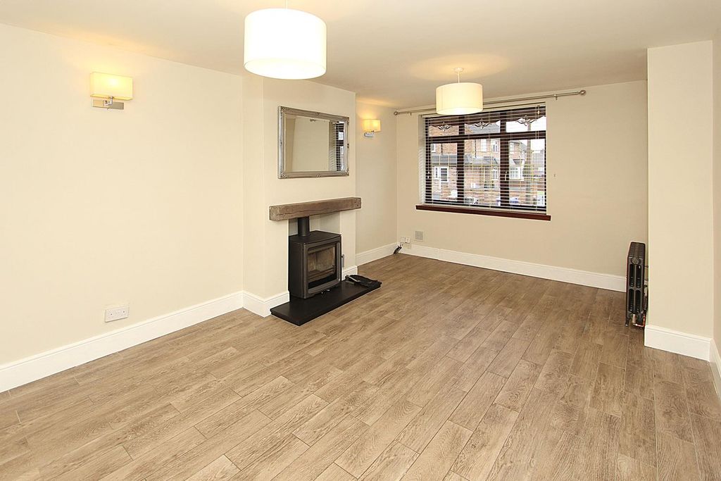 Property photo 2 of 11 Lounge