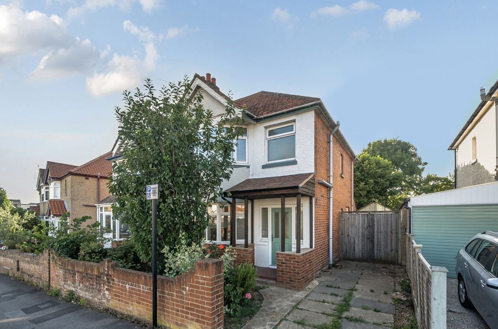 Property photo 1 of 12 1326239-4-687548F...