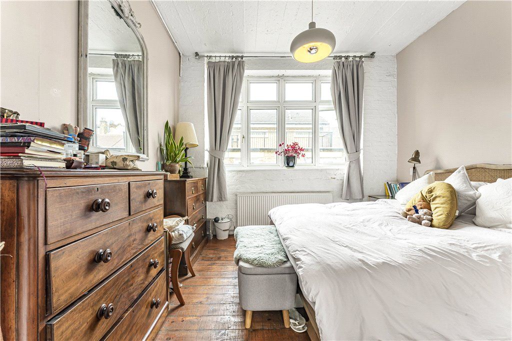 Property photo 3 of 14 Bedroom