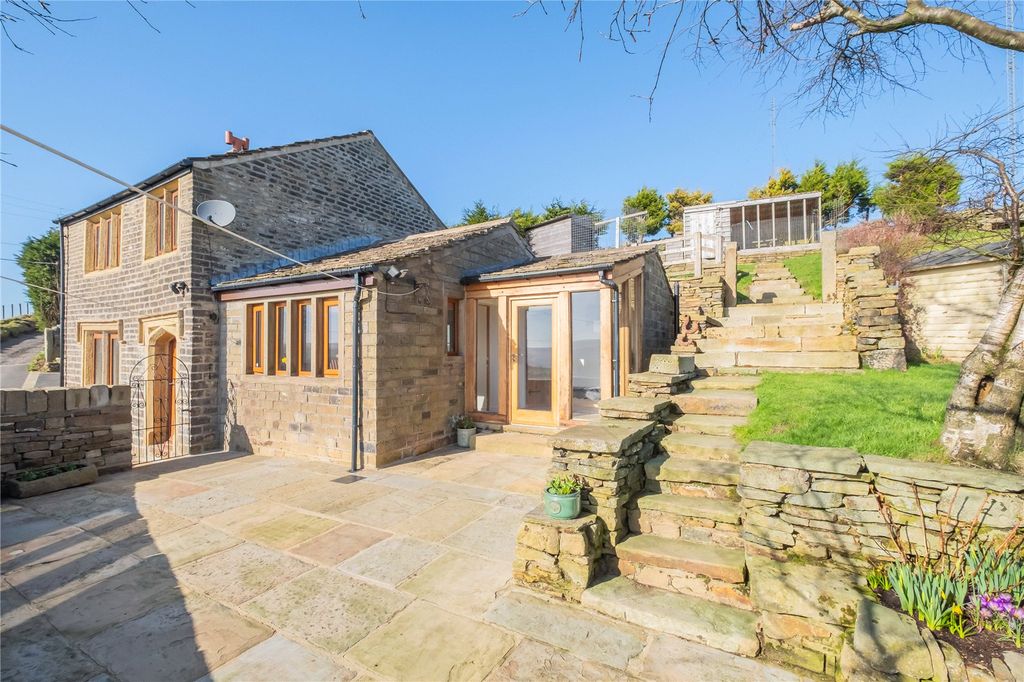 Property photo 3 of 29 Outside