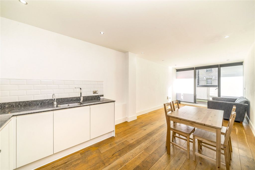 Property photo 3 of 10 Picture No. 05