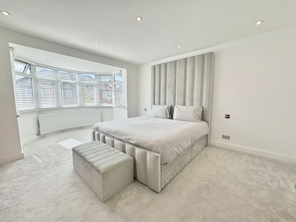 Property photo 3 of 63