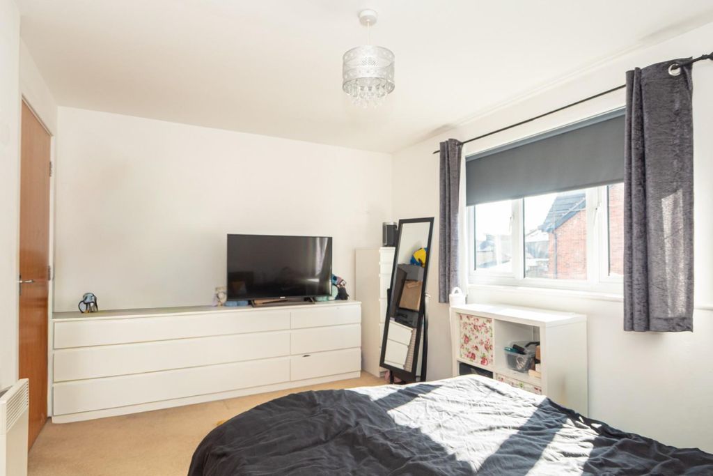 Additional image 9 of 2 bed flat for salePavilion Close, Stanningley, Pudsey LS28