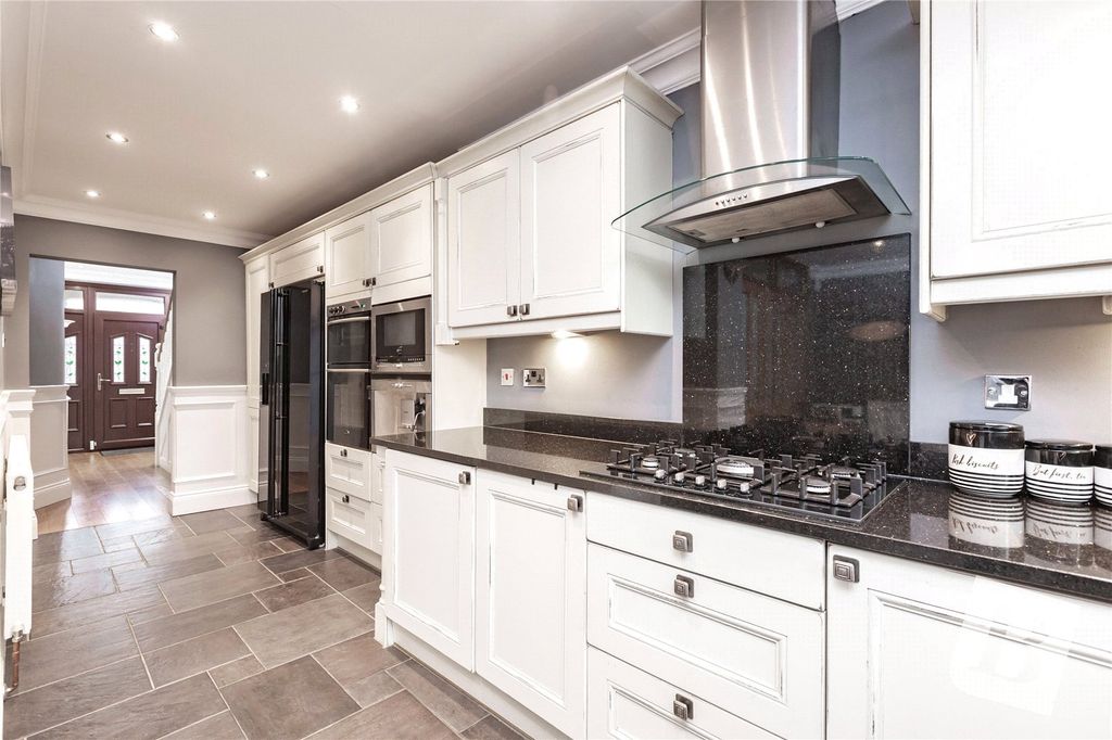 Property photo 2 of 15 Kitchen