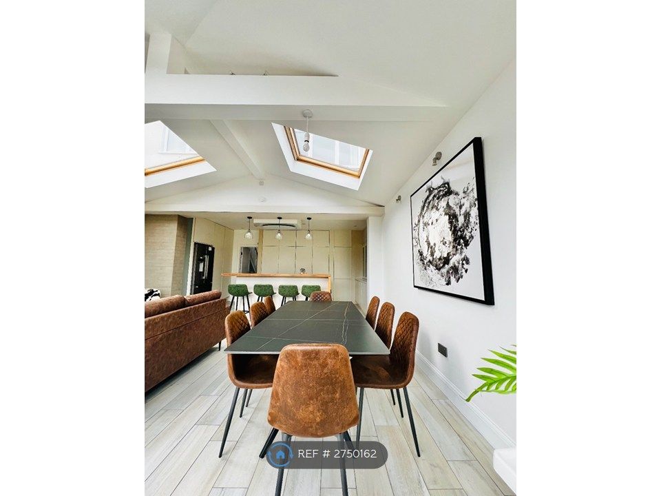 Property photo 3 of 35