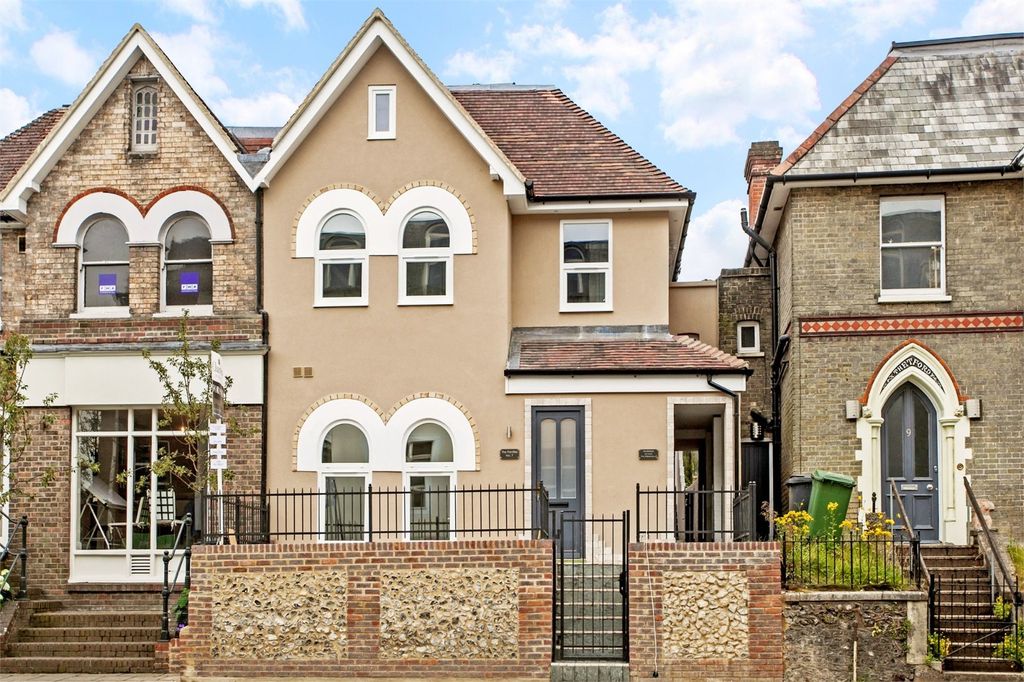 Property photo 1 of 11 Picture No. 01