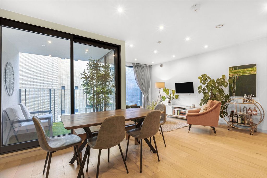 Property photo 3 of 17 Reception Room