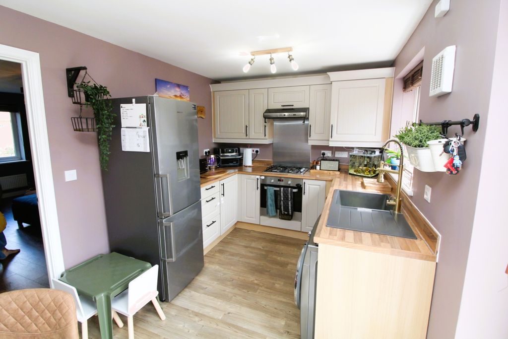 Property photo 3 of 25 Img_5586