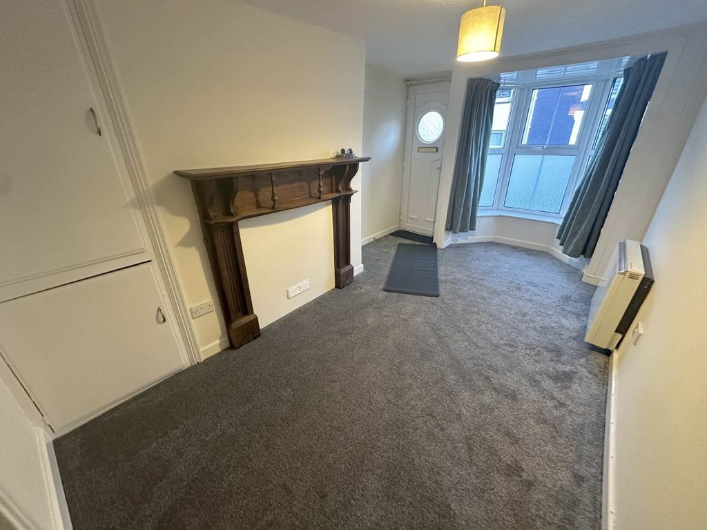 Property photo 2 of 7 Living Room