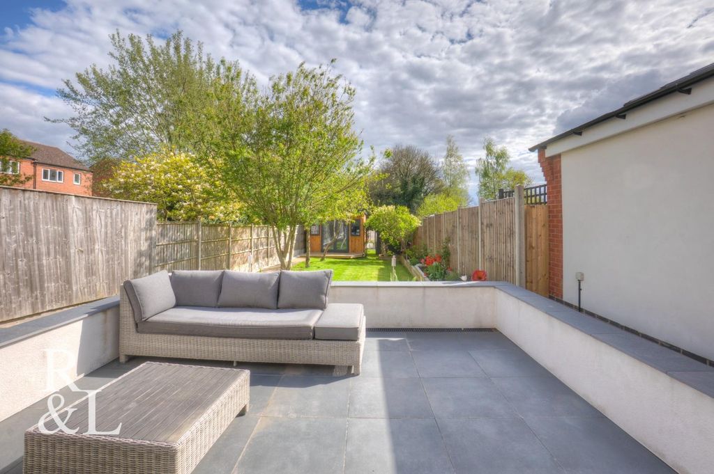 Property photo 3 of 48 44 Nottingham Road (22).Jpg