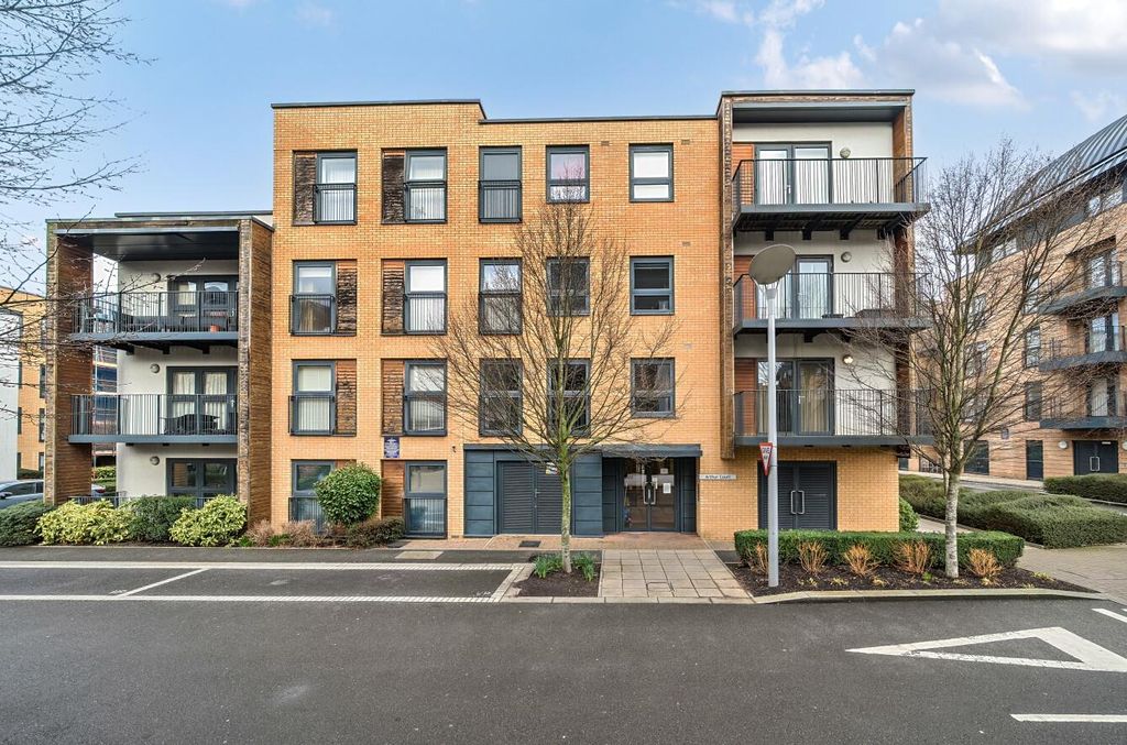 Property photo 1 of 11 Davidson Frost-Wellings, Dfw, Arthur Court, Extern