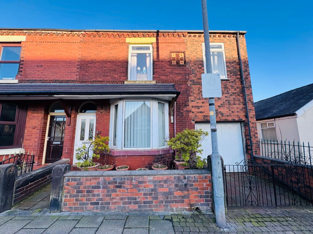 Property photo 1 of 16 Photo 17