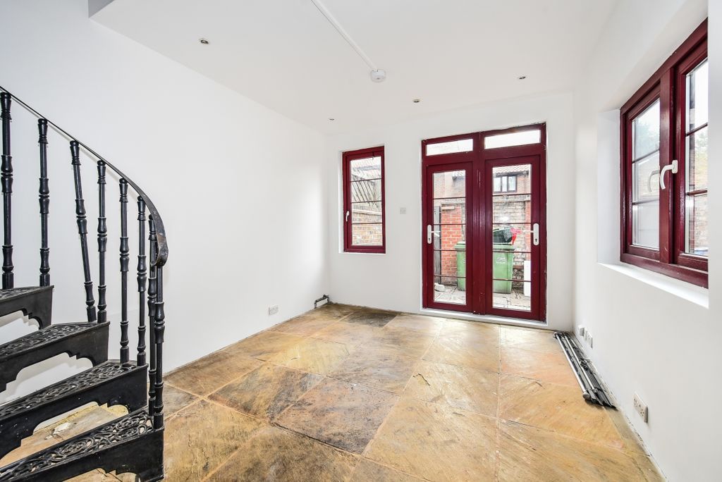 Property photo 2 of 7 356688 (2)