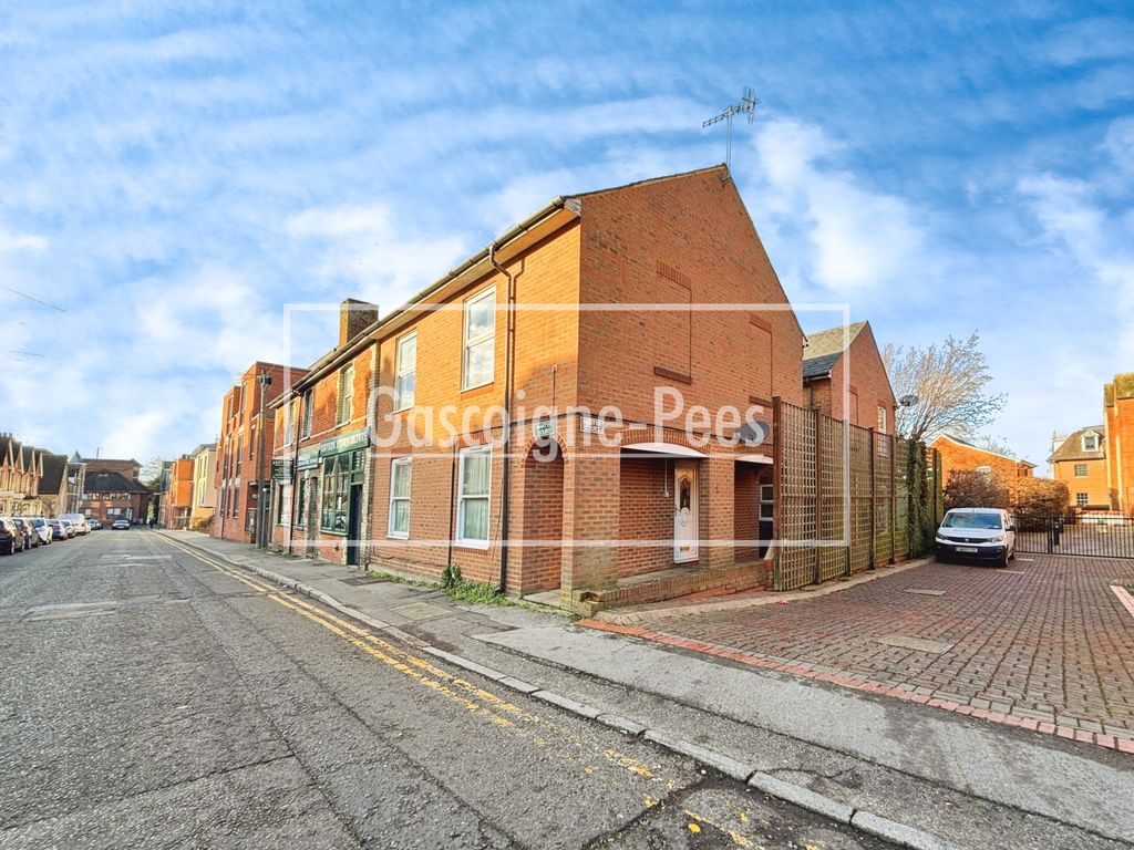 Property photo 1 of 5