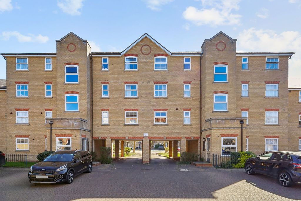 Property photo 1 of 8