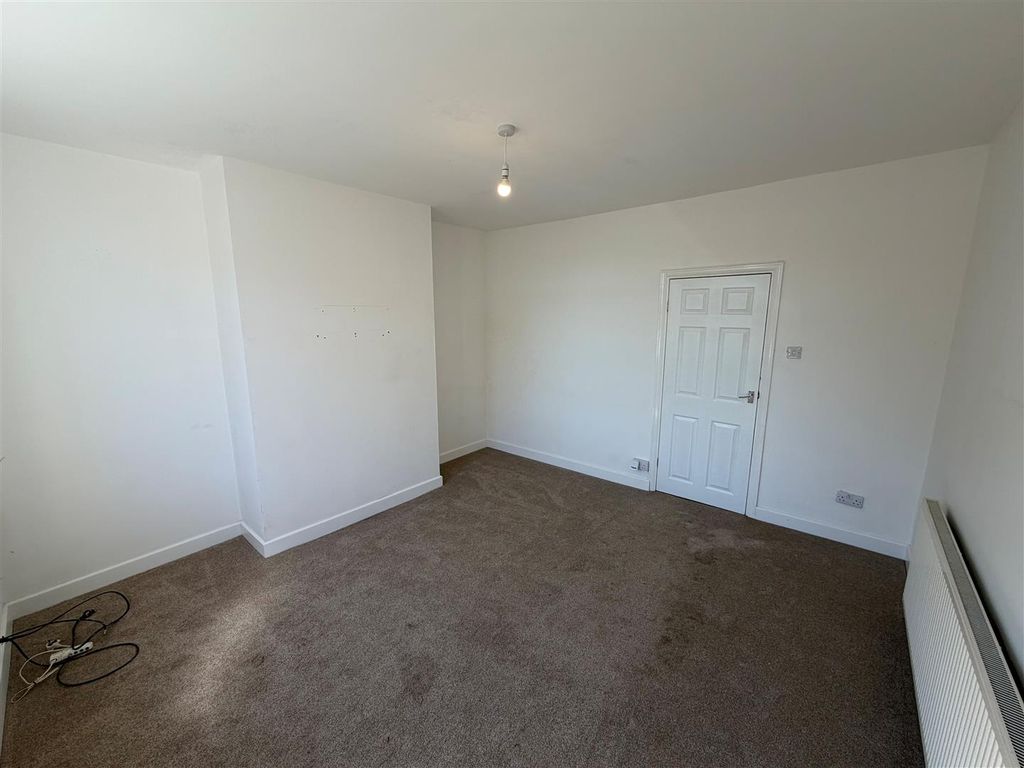 Property photo 2 of 7 Lounge.Jpg