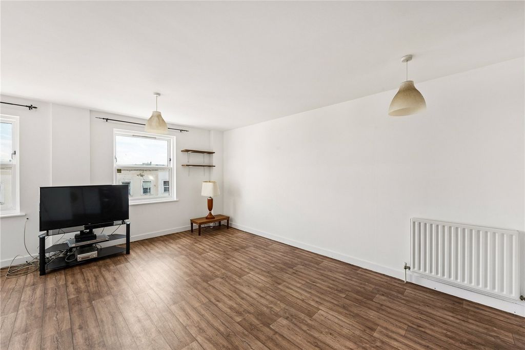 Property photo 3 of 11 Picture No. 08