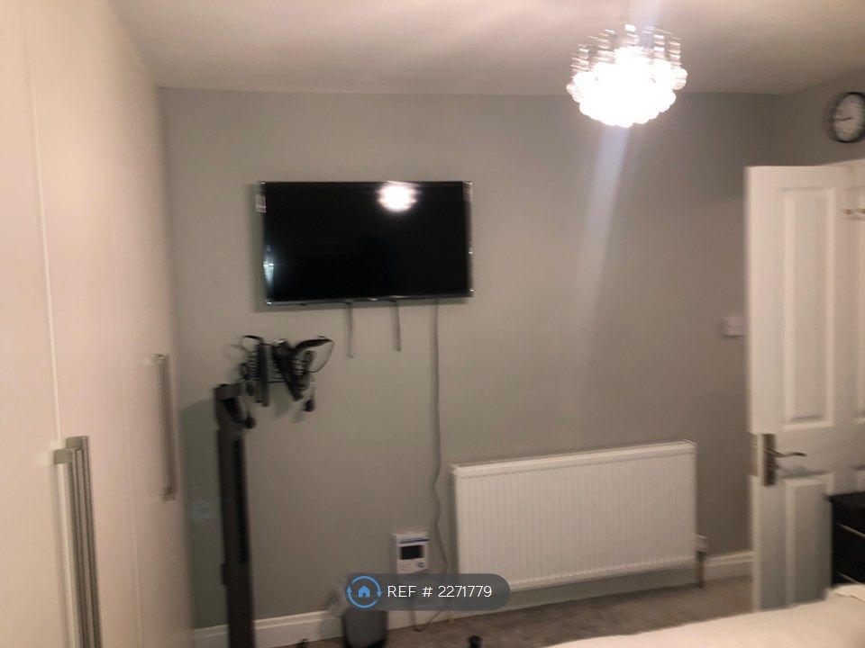 Property photo 3 of 32