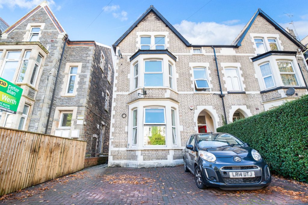 2 bed flat for sale Cathays Park