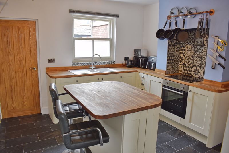 Property photo 3 of 15 Kitchen