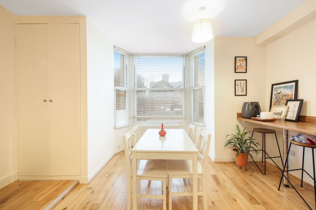 Property photo 1 of 17 Photo 12