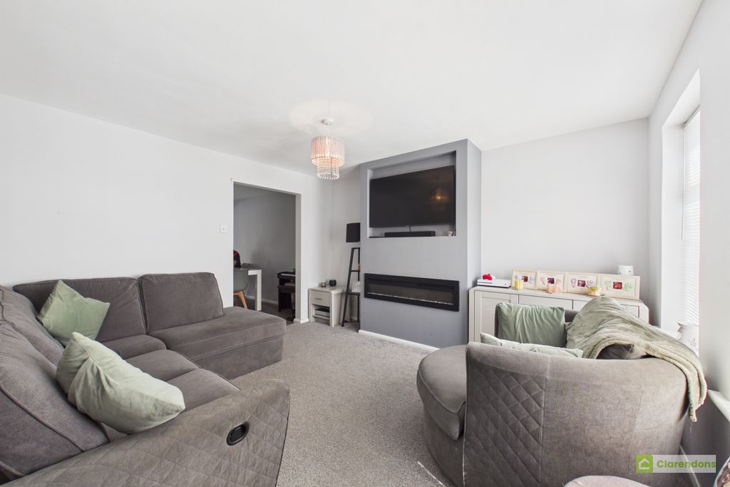Property photo 3 of 17 Cam02528G0-Pr0453-Still003