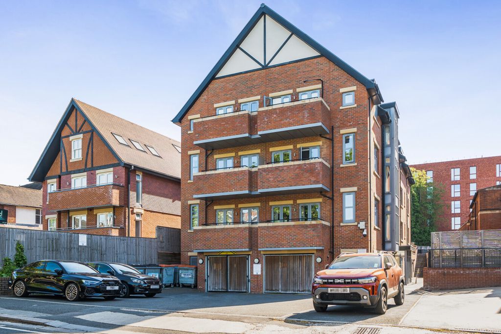 Property photo 1 of 20 1452405-22-69F46B...