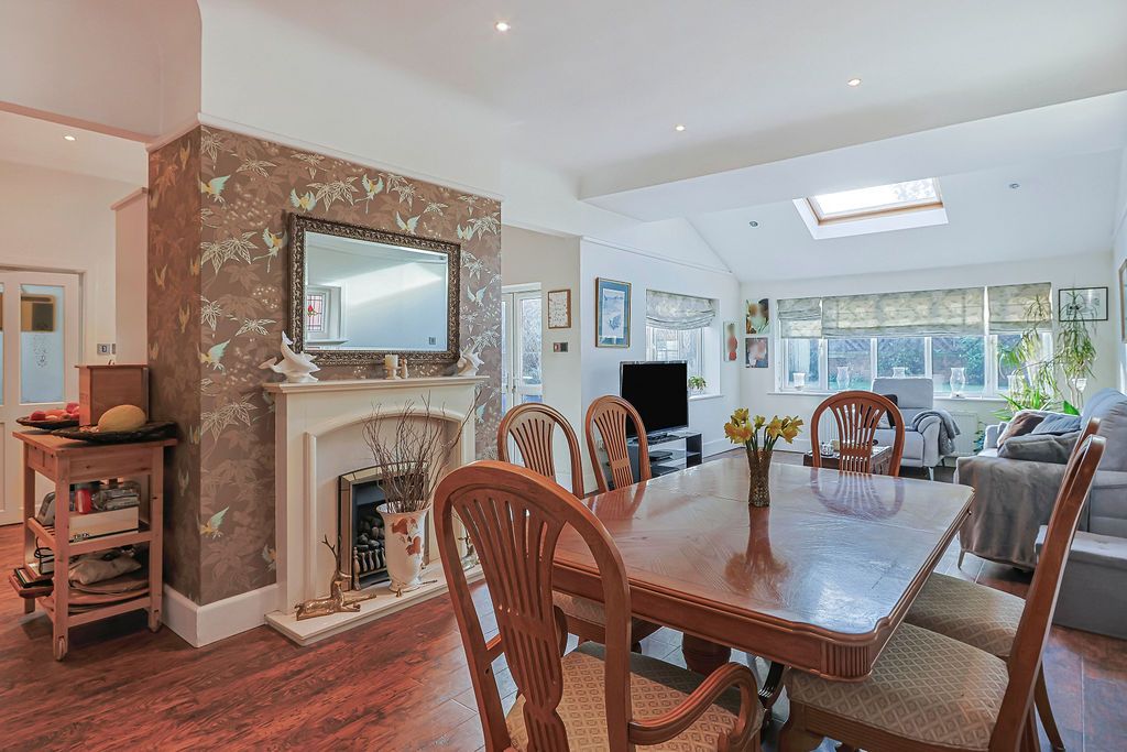 Property photo 2 of 19