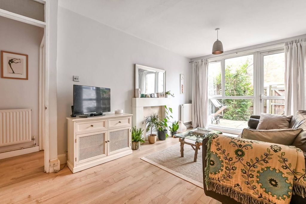 Property photo 2 of 7