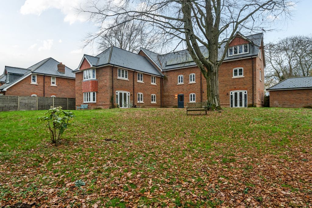 Property photo 2 of 8 2