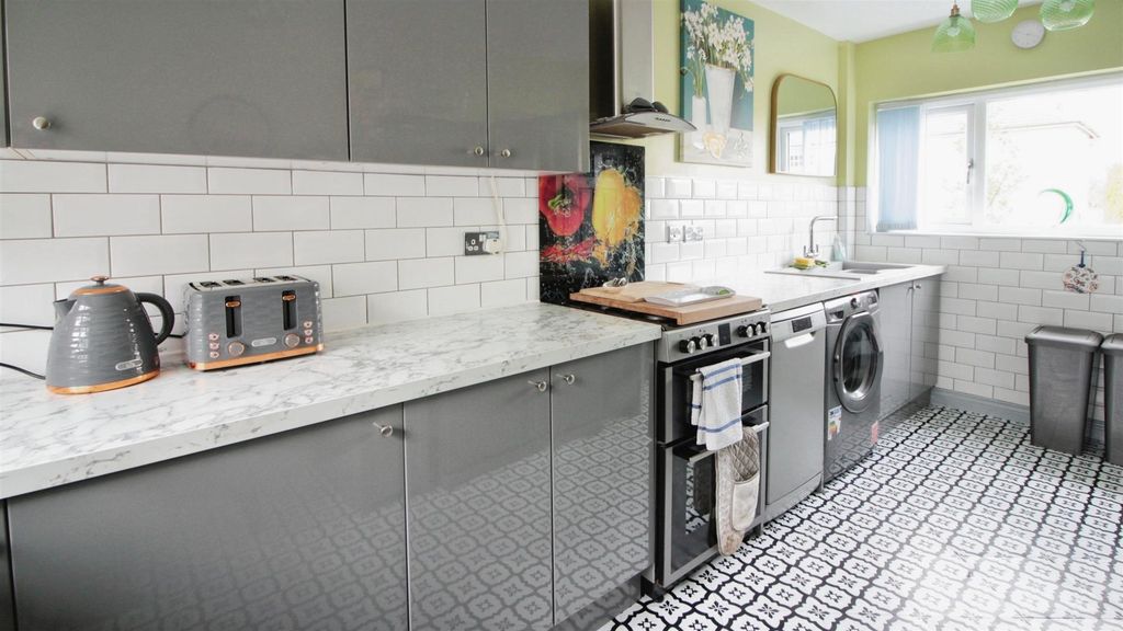Property photo 2 of 16 Kitchen