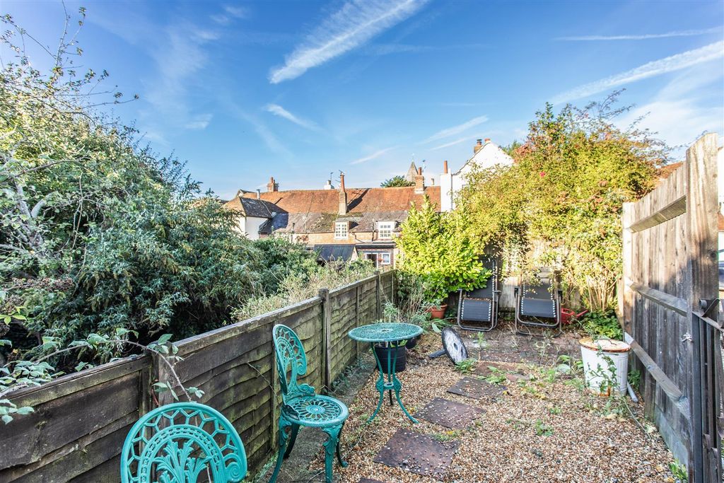 Property photo 2 of 15 Garden