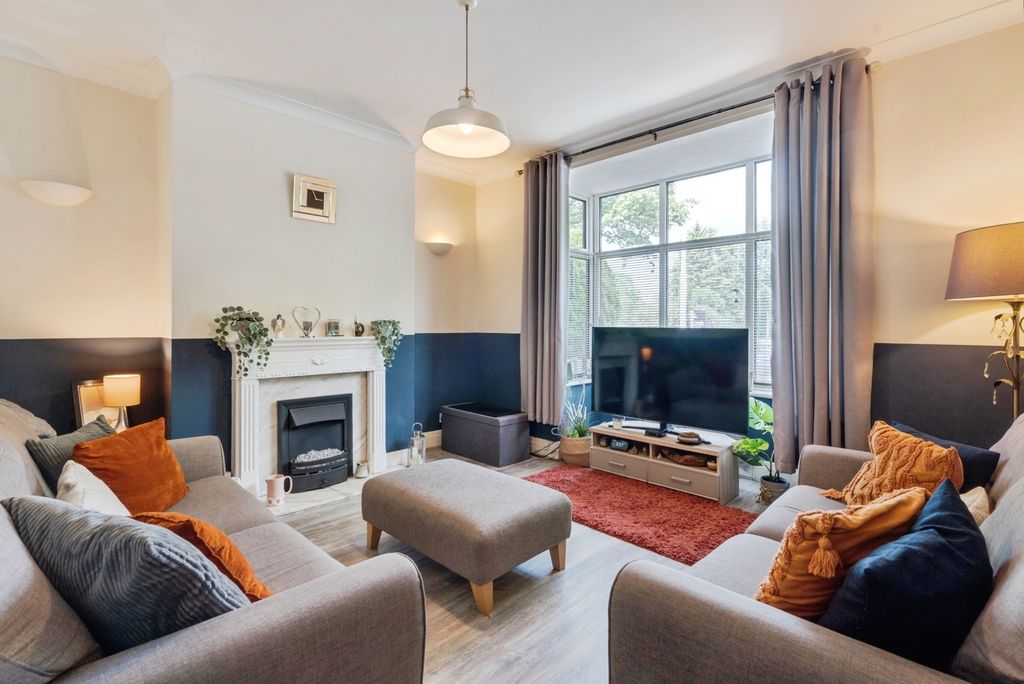 Property photo 3 of 19 Pbox-Img.Jpg