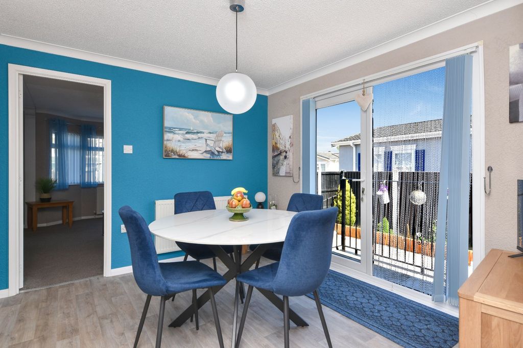 Property photo 2 of 33 Picture No. 36